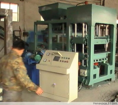 供應(yīng)簡易式水泥磚機 打造高性價比的小型制磚解決方案